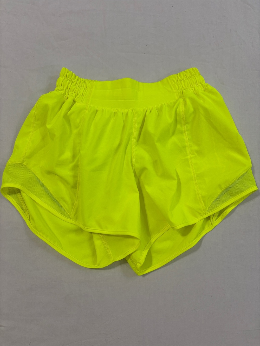 Lululemon Long Hotty Hot Short 4” in Lime Pop